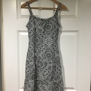 Prana black and white pattern tiered dress